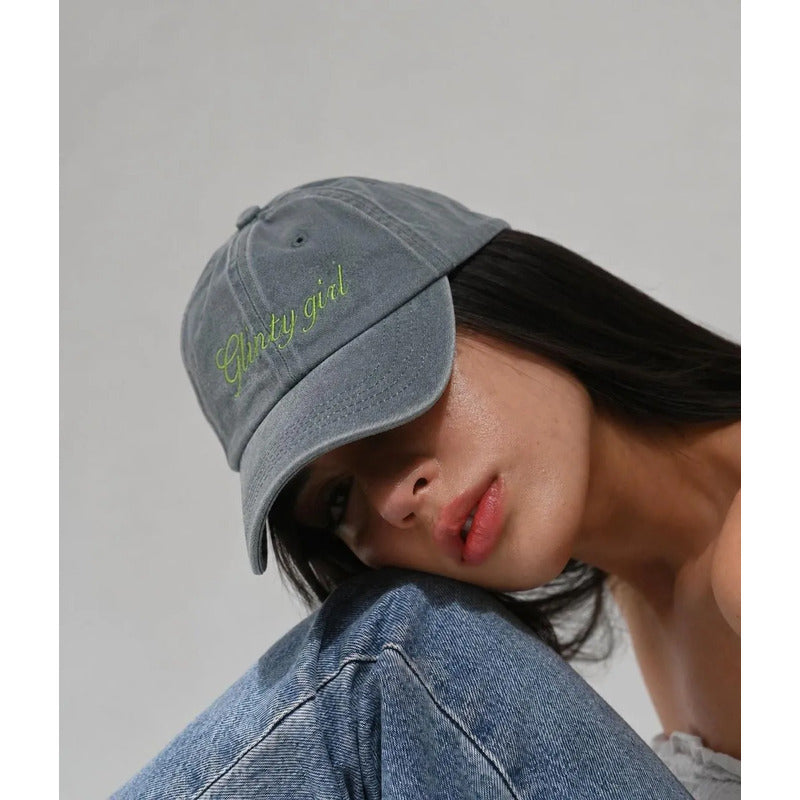 Set Lip Oil Glossy + Gorra Tejida Algodón Glinty Girl Club Gris Unisex