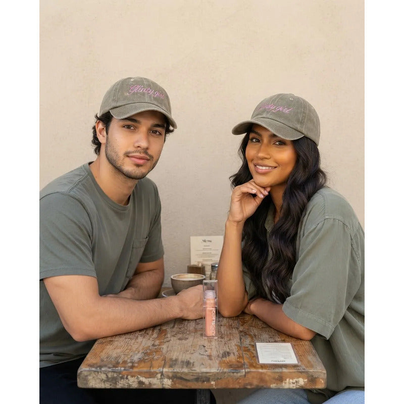 Set Lip Oil Glossy + Gorra Tejida Algodón Glinty Girl Club Cafe Seco Unitalla